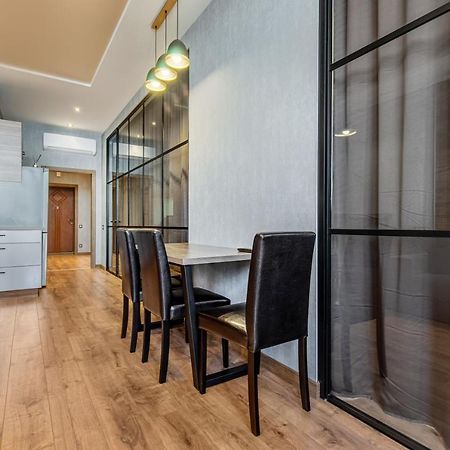 Sea Symphony Wood Style Apartment Odessa Ngoại thất bức ảnh