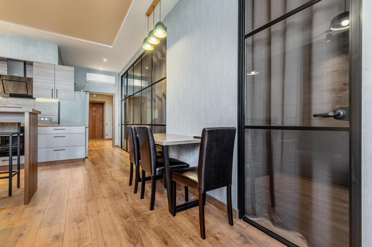 Sea Symphony Wood Style Apartment Odessa Ngoại thất bức ảnh