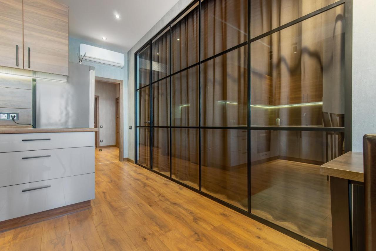 Sea Symphony Wood Style Apartment Odessa Ngoại thất bức ảnh