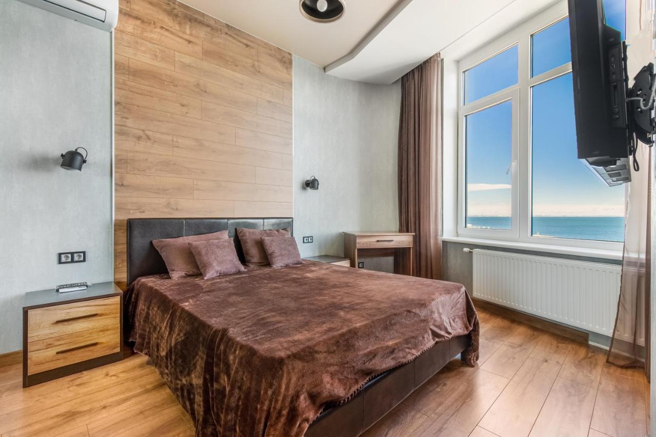 Sea Symphony Wood Style Apartment Odessa Ngoại thất bức ảnh